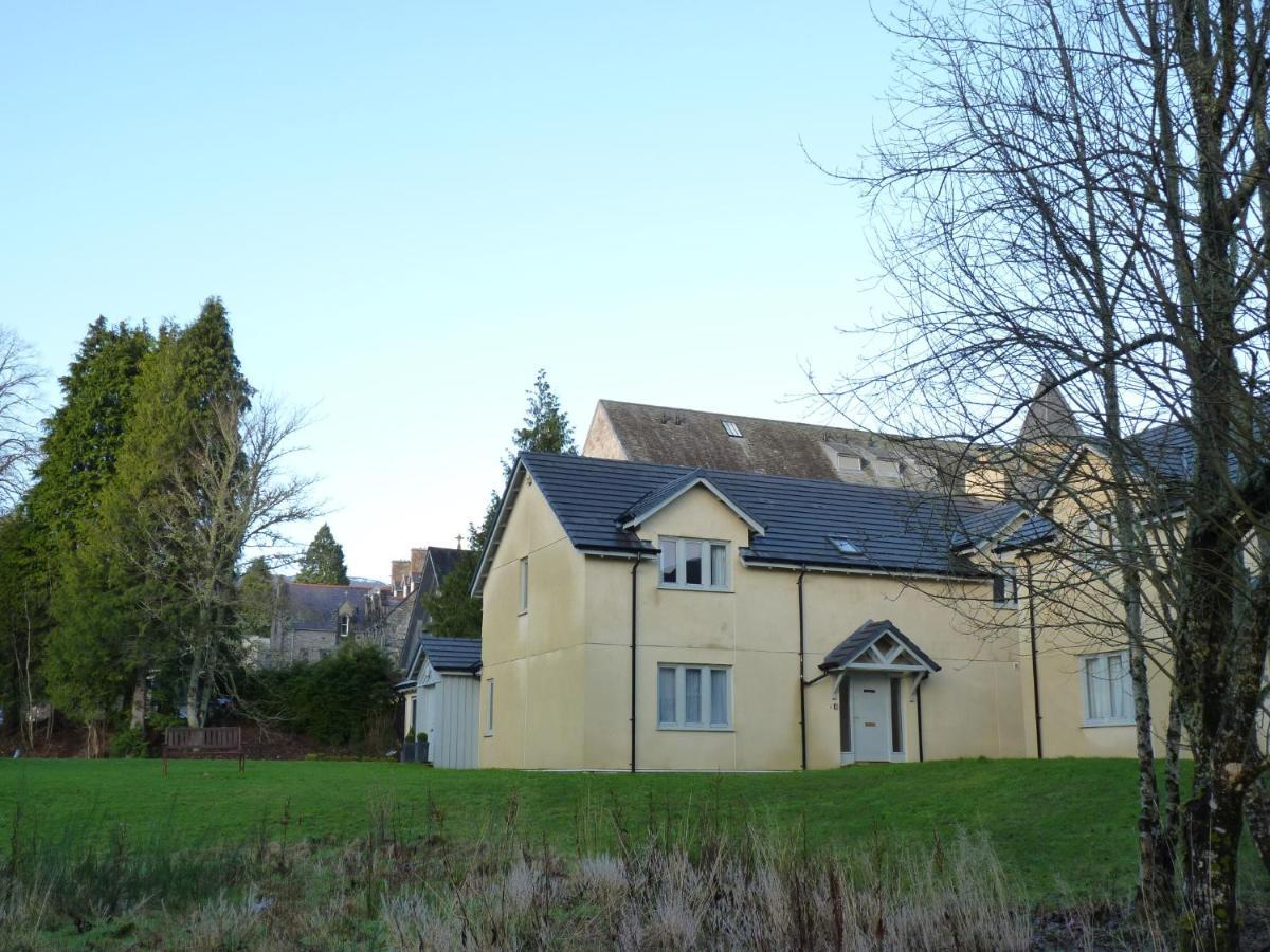 Loch Ness Abbey Cottages Форт Аугустус Екстериор снимка