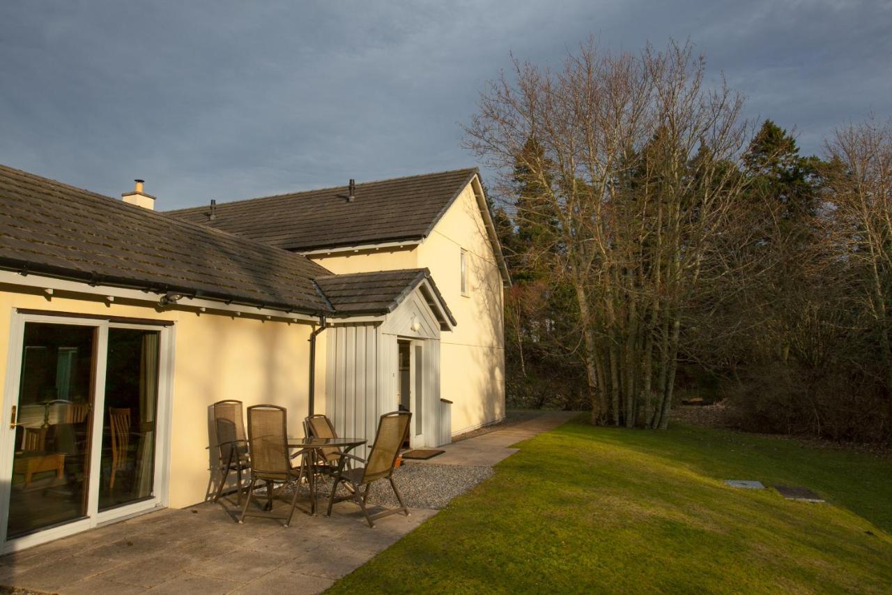 Loch Ness Abbey Cottages Форт Аугустус Екстериор снимка