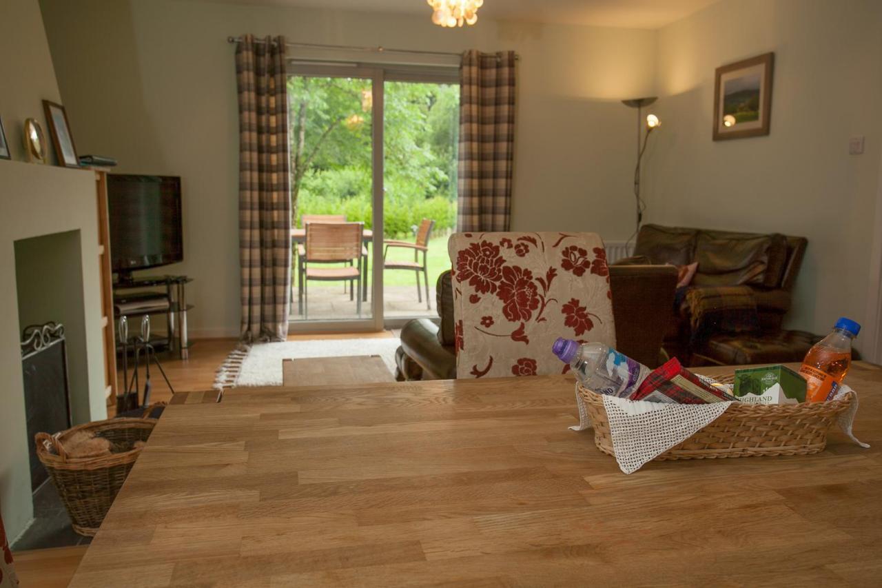 Loch Ness Abbey Cottages Форт Аугустус Екстериор снимка