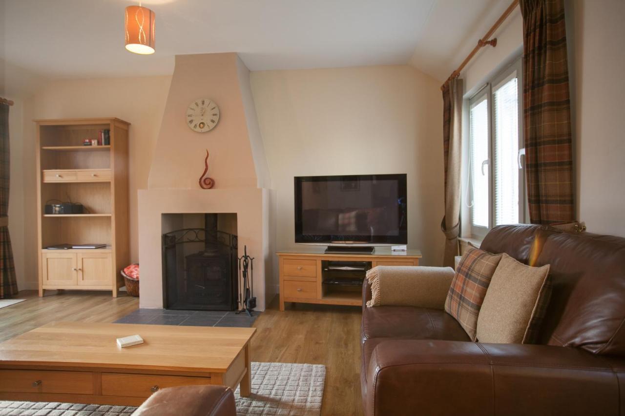 Loch Ness Abbey Cottages Форт Аугустус Екстериор снимка